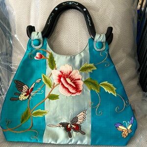 Craft Link Turquoise Floral Embroidered Purse!